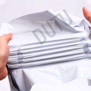 túi đóng gói hàng niêm phong màu trắng
